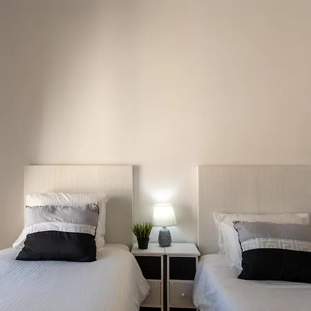 Marina De La Duquesa Apartman *
